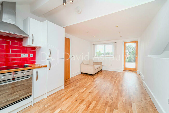 2 Bedroom Flat To Rent In Windsor Road, Finchley, London, N3