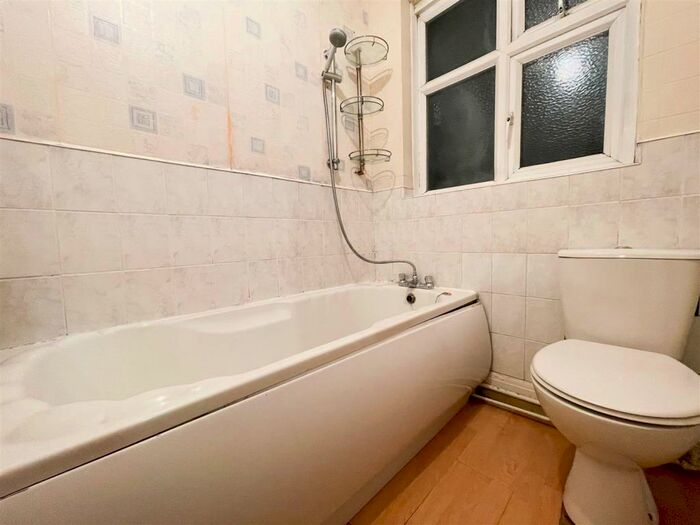 3 Bedroom House To Rent In Rosebery Road, Grays, RM17
