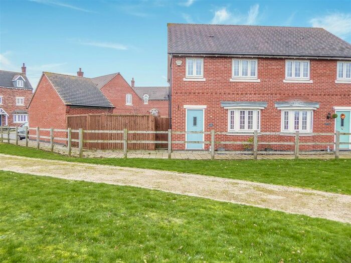 3 Bedroom Semi-Detached House For Sale In Kiln Close, Lount, Leicestershire LE65