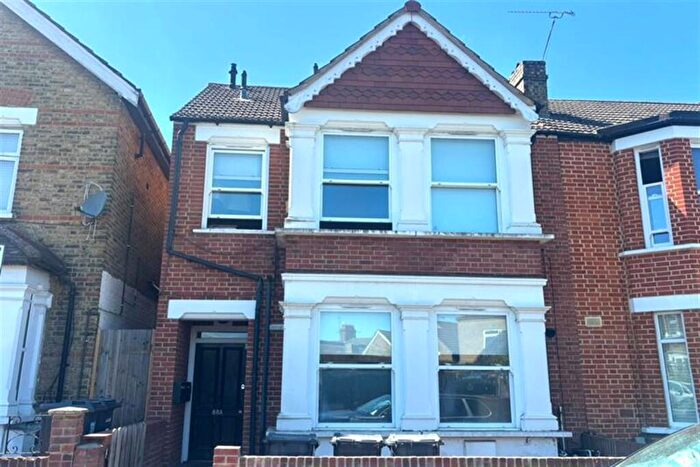 1 Bedroom Apartment To Rent In Pulteney Road, Pulteney Road, South Woodford, E18
