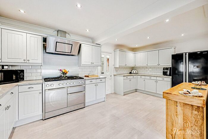 4 Bedroom Detached House For Sale In Marcus Avenue, Southend-On-Sea, SS1