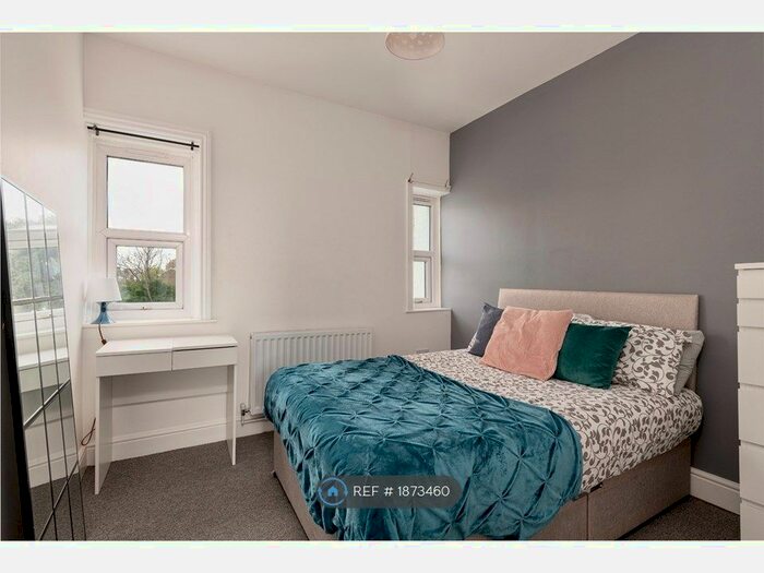 2 Bedroom Flat To Rent In Beach Rise, Westgate-On-Sea, CT8