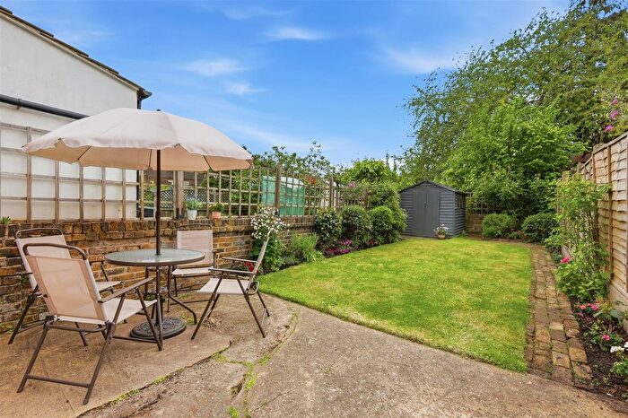 3 Bedroom Property For Sale In Maybank Road, London, E18