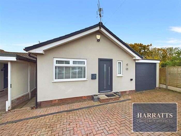 3 Bedroom Detached Bungalow For Sale In Braeside Close, Stockport, SK2