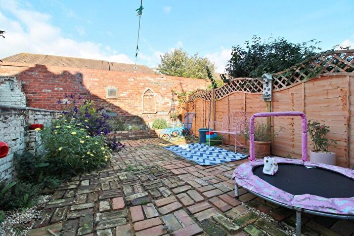 3 Bedroom Terraced House For Sale In Grayshott Road, Southsea, PO4