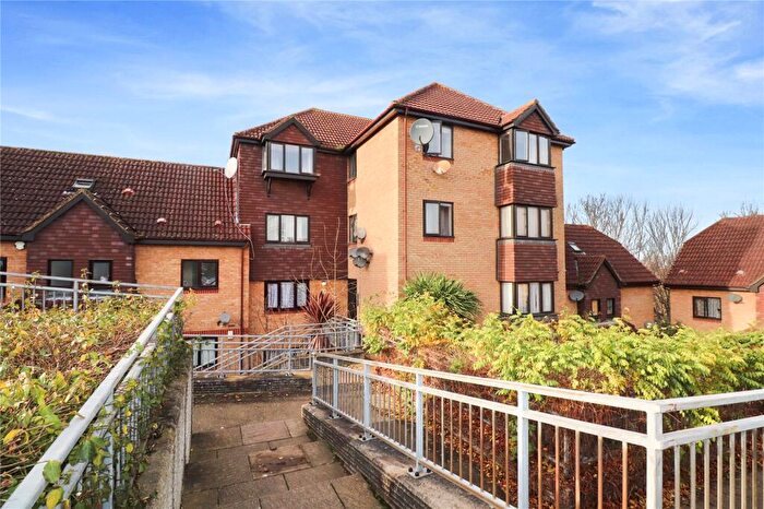 2 Bedroom Flat For Sale In Hattersfield Close, Belvedere, Kent, DA17