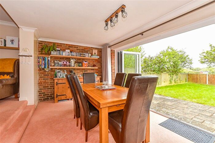 4 Bedroom Link Detached House For Sale In Bankfields, Headcorn, Ashford, Kent, TN27