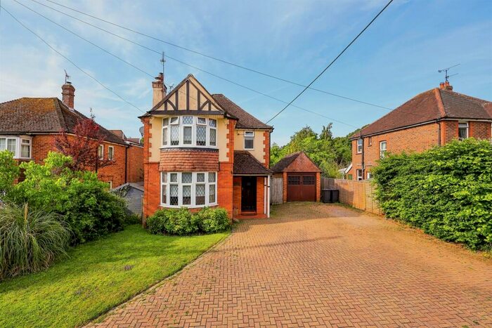 3 Bedroom Detached House For Sale In Woodside Way, Hailsham, BN27