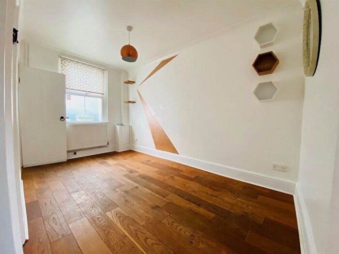 2 Bedroom Terraced House To Rent In Dickensons Place, SE25