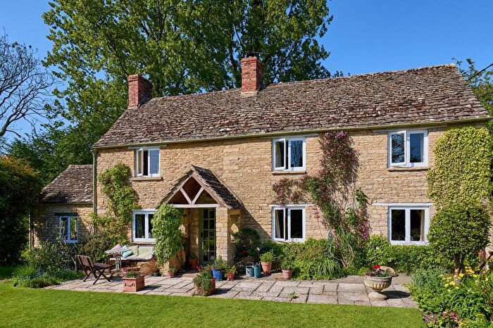 4 Bedroom Detached House For Sale In Bampton Road, Black Bourton, OX18