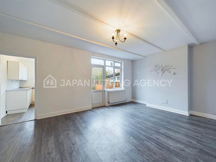 3 Bedroom Terraced House To Rent In Gunnersbury Avenue, London, W3