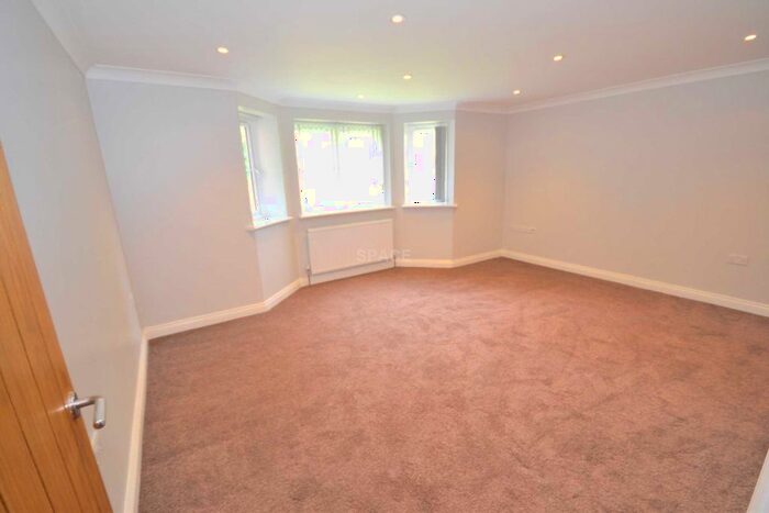 2 Bedroom Flat To Rent In Cotehouse, Wokingham Road, Earley, Reading, Berkshire, RG6