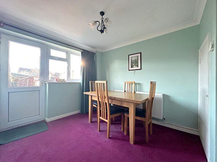 3 Bedroom Terraced House For Sale In Skylark Walk, Chelmsford, CM2