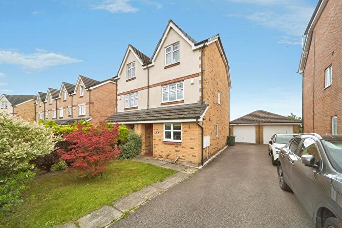 4 Bedroom Semi-Detached House For Sale In Forestdale Way, Shipley, BD18