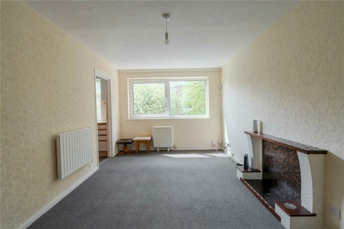 2 Bedroom Apartment To Rent In Thorgam Court, Grimsby, Lincolnshire, DN31