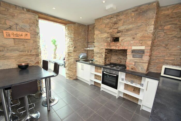 5 Bedroom Terraced House To Rent In Raleigh Place, Falmouth, TR11