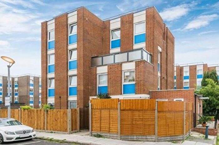 4 Bedroom Flat To Rent In Sturdy House, Gernon Road, Bow, London, E3