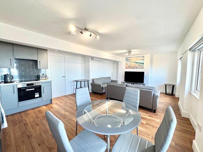 2 Bedroom Flat To Rent In Marine Gardens, Margate, Kent, CT9