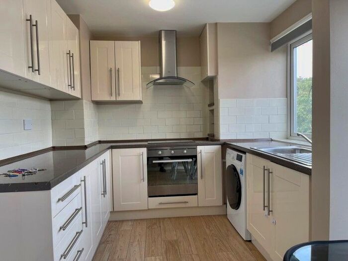 3 Bedroom Flat To Rent In Royston Gardens, Ilford, East London, IG1