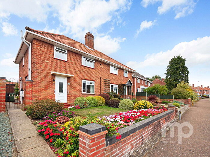 3 Bedroom Semi-Detached House For Sale In Pople Street, Wymondham, Norfolk, NR18