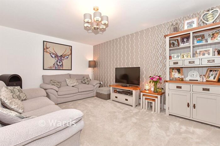 4 Bedroom Detached House For Sale In Collier Street, Yalding, Maidstone, Kent, ME18