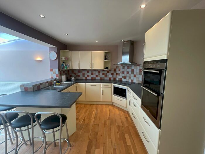 4 Bedroom Town House To Rent In Warsash Road, Warsash, Southampton, SO31