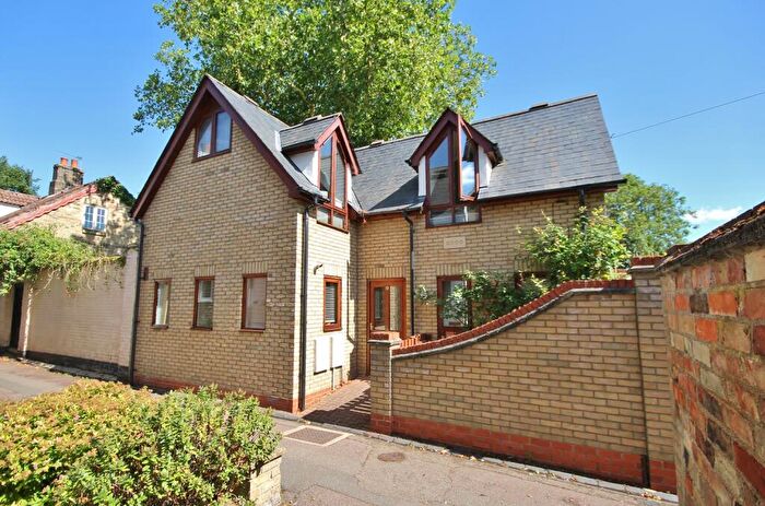 2 Bedroom Town House To Rent In Wellington Street, St. Ives, Cambridgeshire, PE27