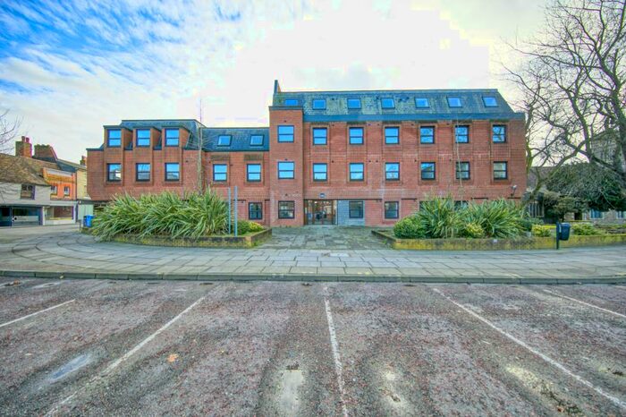 1 Bedroom Apartment To Rent In Cromwell Square, Ipswich, IP1