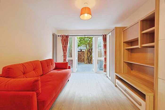 1 Bedroom Flat To Rent In Henderson Drive, London, NW8