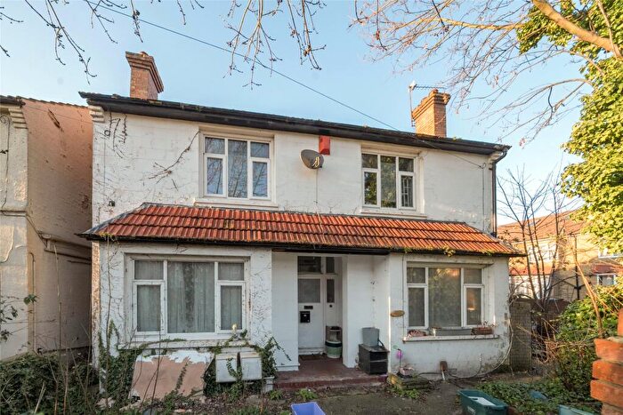 5 Bedroom Detached House For Sale In Love Lane, Mitcham, CR4