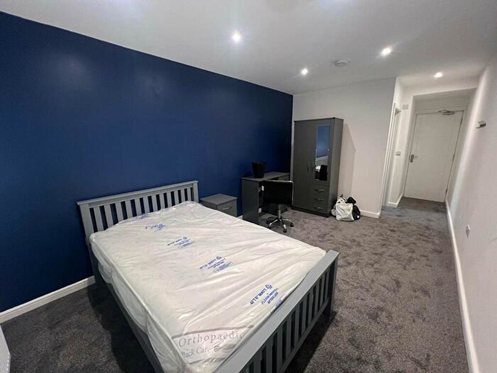 7 Bedroom Semi-Detached House To Rent In Charter Ave, Canley, CV4