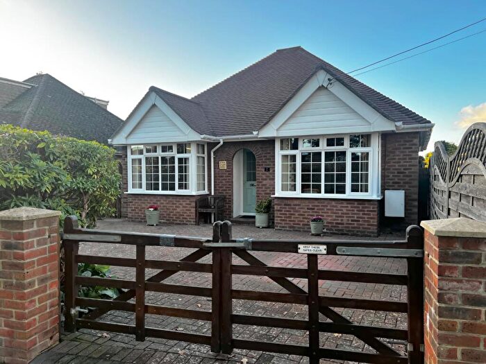 3 Bedroom Detached Bungalow For Sale In Blackfield, Southampton, Hampshire, SO45