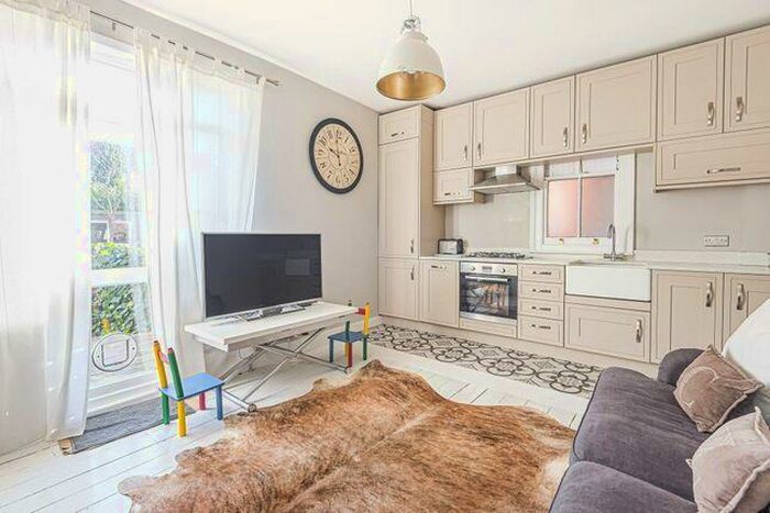 2 Bedroom Apartment To Rent In Surbiton, Kingston Upon Thames, KT1