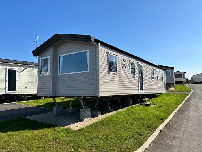 3 Bedroom Mobile/park Home For Sale In Felton, Morpeth, NE65