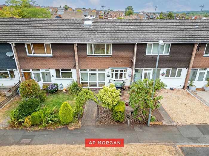 3 Bedroom Terraced House For Sale In Wirehill Drive, Lodge Park, Redditch, Worcestershire, B98