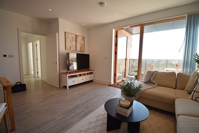 2 Bedroom Flat For Sale In Wagtail Walk, Thamesmead, SE2