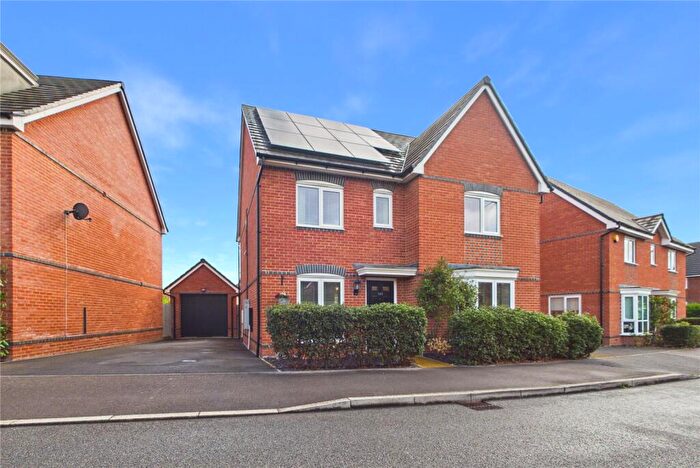 4 Bedroom Detached House For Sale In Fullbrook Avenue, Spencers Wood, Reading, Berkshire, RG7