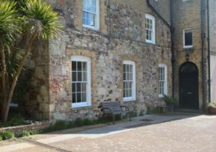 3 Bedroom Semi-Detached House To Rent In Brook, PO30