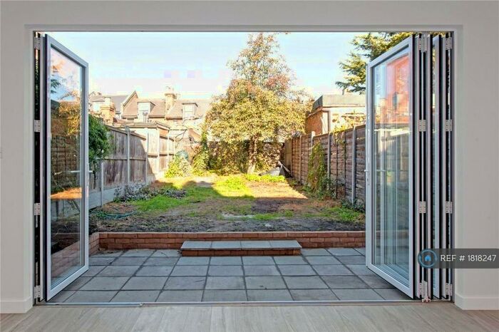 4 Bedroom Maisonette To Rent In Thistlewaite Road, London, E5