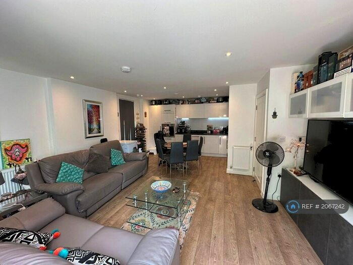 2 Bedroom Flat To Rent In Tottenham Hale, London, N17