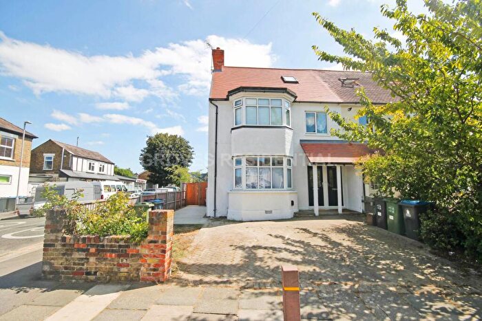 2 Bedroom Flat To Rent In Westbury Road, New Malden, KT3