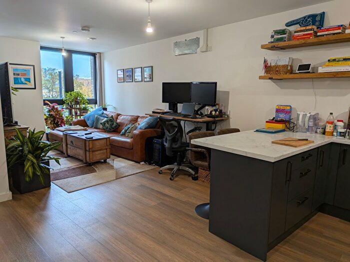 1 Bedroom Flat For Sale In Emery Way, London, E1W