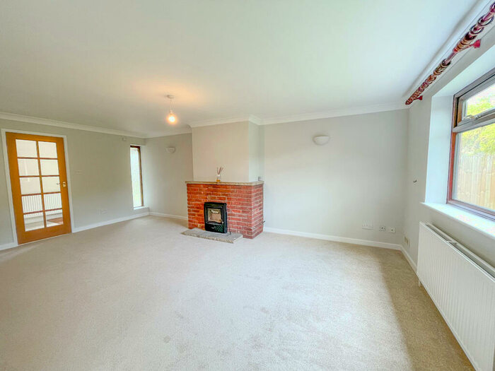 3 Bedroom Detached Bungalow To Rent In Back Lane Wicken, CB7