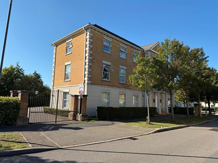 2 Bedroom Apartment To Rent In Greenwich Way, Waltham Abbey, EN9