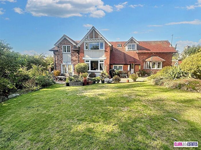 4 Bedroom Detached House For Sale In The Old Coach House, Bridgehill Garth, Topsham, EX3