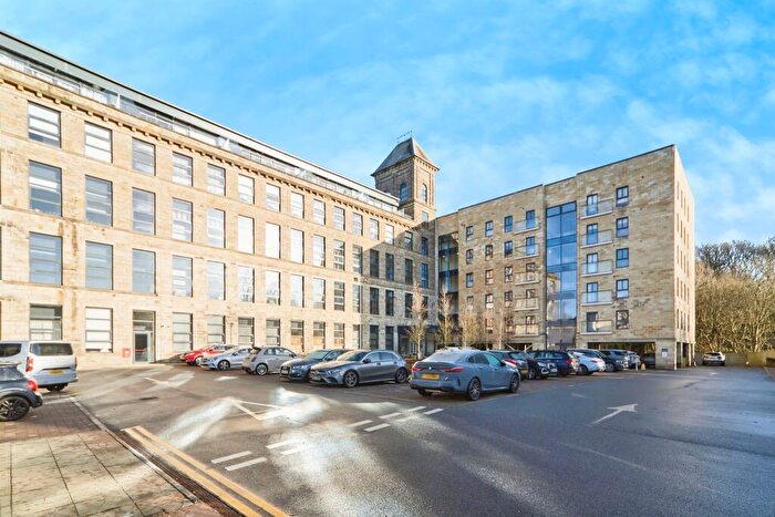 2 Bedroom Flat For Sale In Low Lane, Horsforth, Leeds, LS18