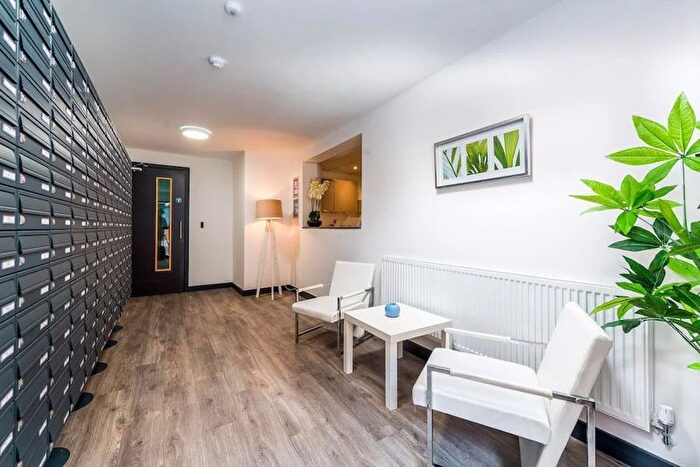 1 Bedroom Flat For Sale In Dumfries Street, Luton, LU1