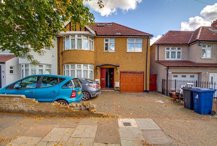 6 Bedroom End Of Terrace House For Sale In Northwood Gardens, Greenford, UB6