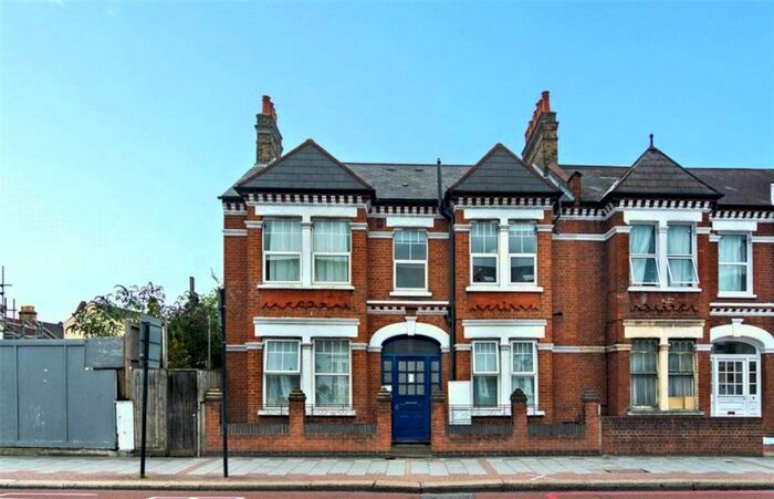 2 Bedroom Detached House To Rent In Tooting Bec Road, London, SW17