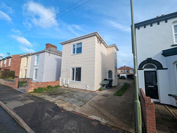 2 Bedroom Flat To Rent In Alver Road, Gosport, PO12